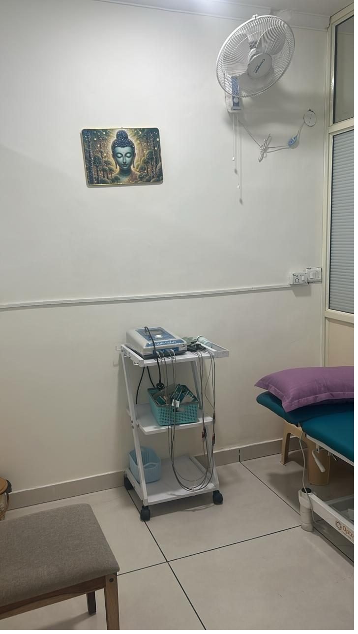 Encore treatment room with electrotherapy unit
